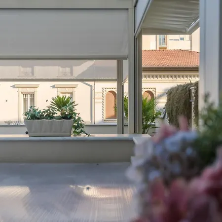 Apartamento In Italy With Grand Seaview Terrace *