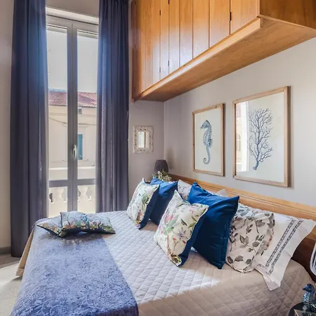 Apartamento In Italy With Grand Seaview Terrace *