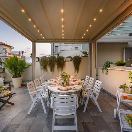 Apartamento In Italy With Grand Seaview Terrace Viareggio