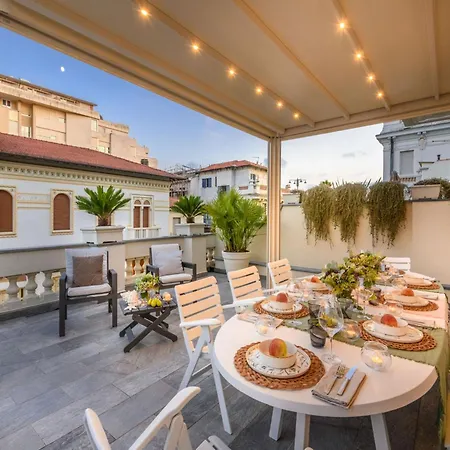 In Italy With Grand Seaview Terrace Apartamento Viareggio